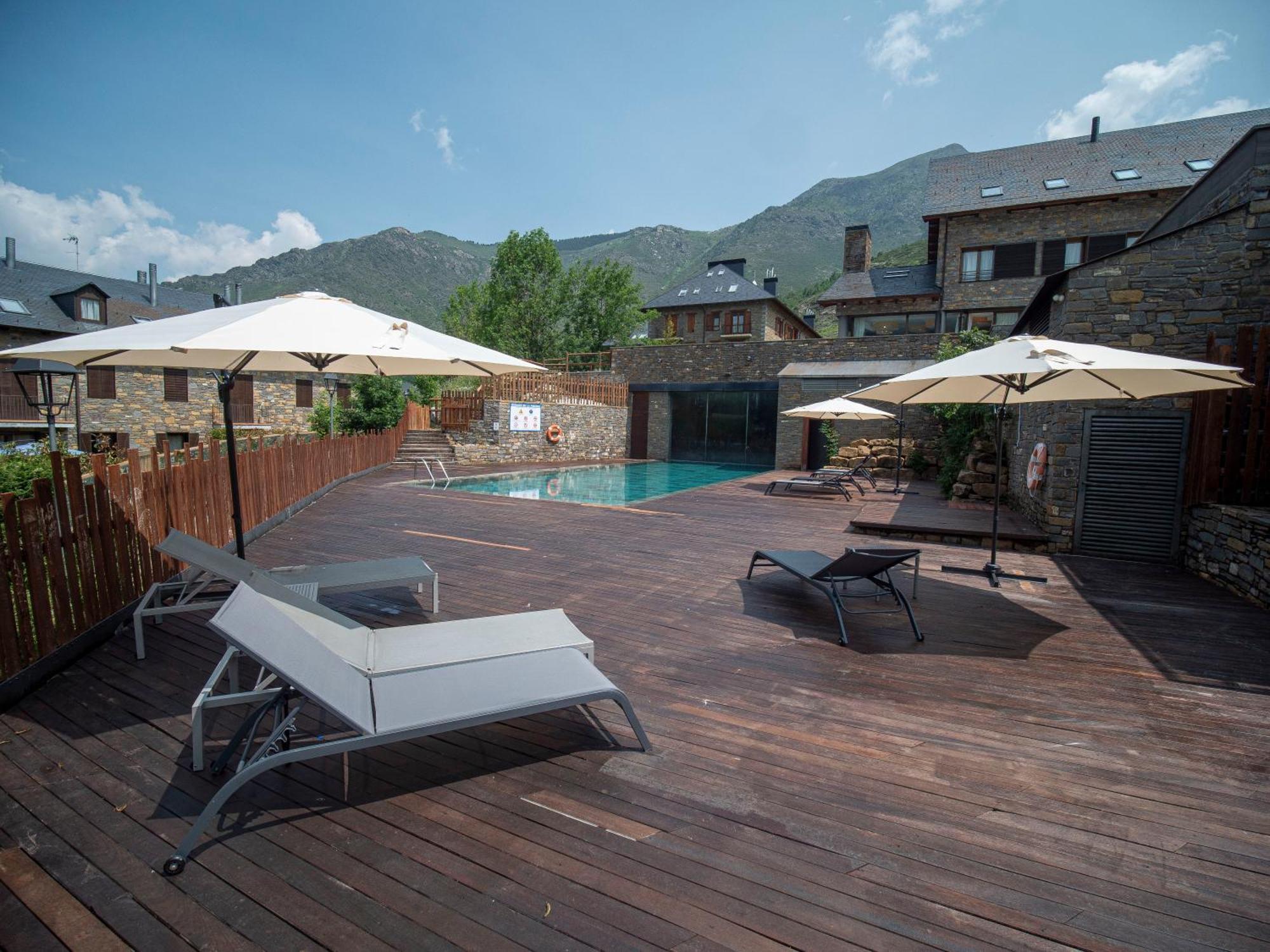 Aparthotel Siente Boi & Spa Pla de l'Ermita Exteriör bild
