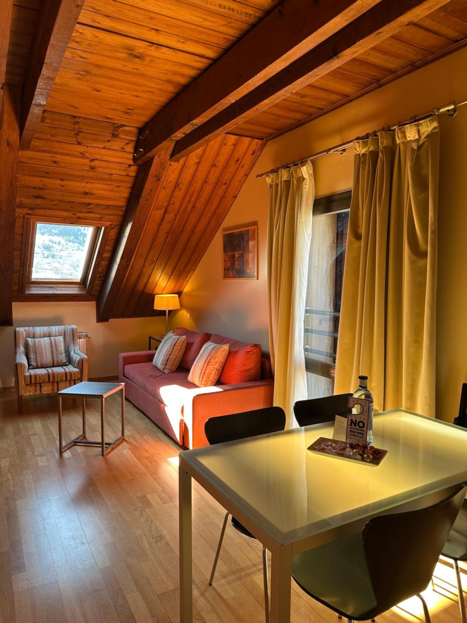 Aparthotel Siente Boi & Spa Pla de l'Ermita Exteriör bild