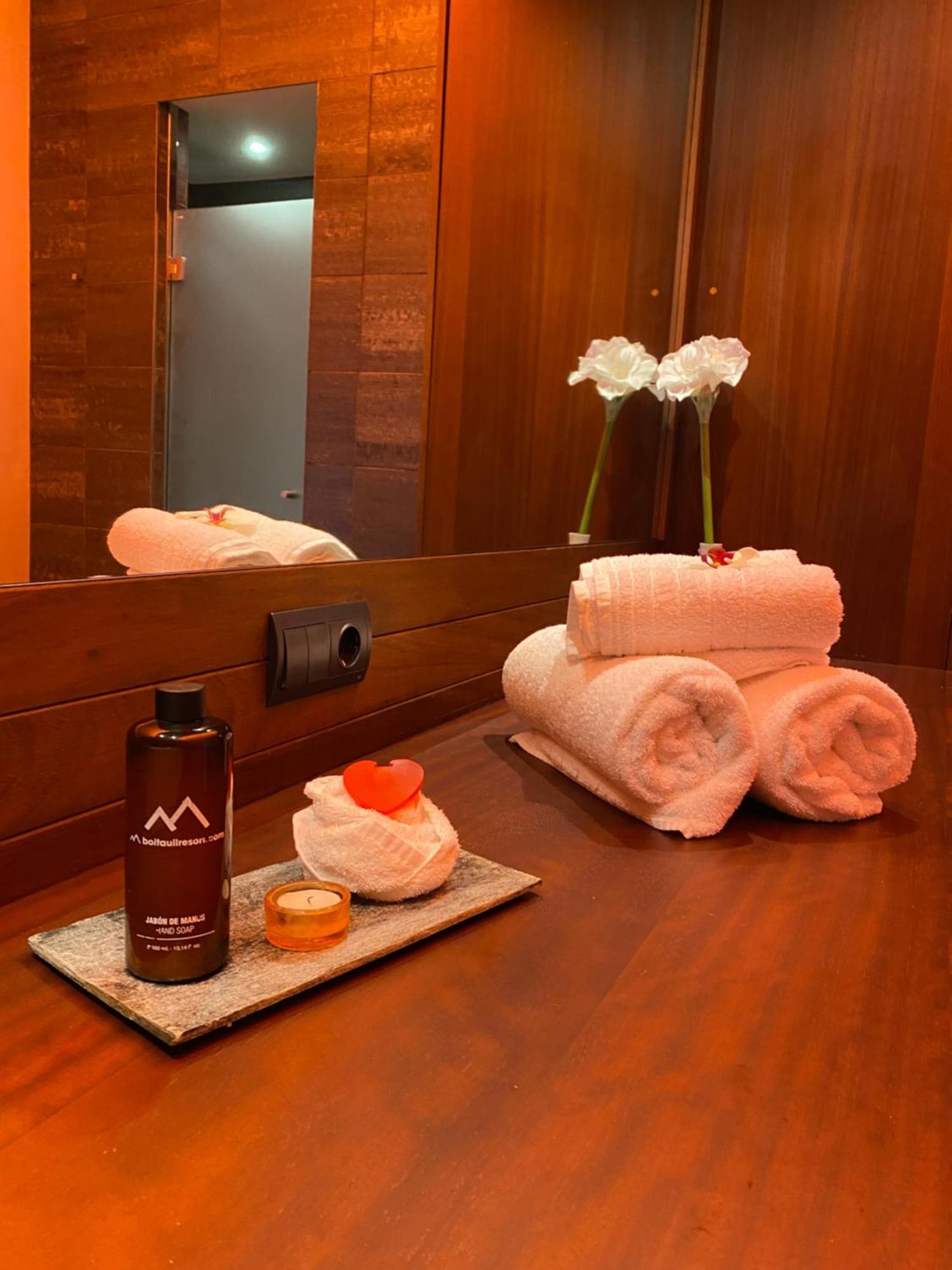 Aparthotel Siente Boi & Spa Pla de l'Ermita Exteriör bild